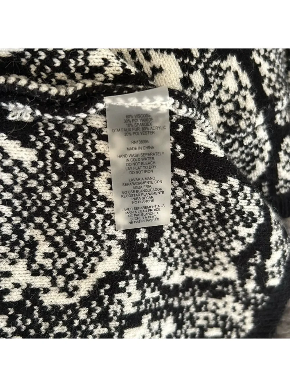 Sioni Blk/White Sweater w/Detachable Faux Fur Around Collar, Size L